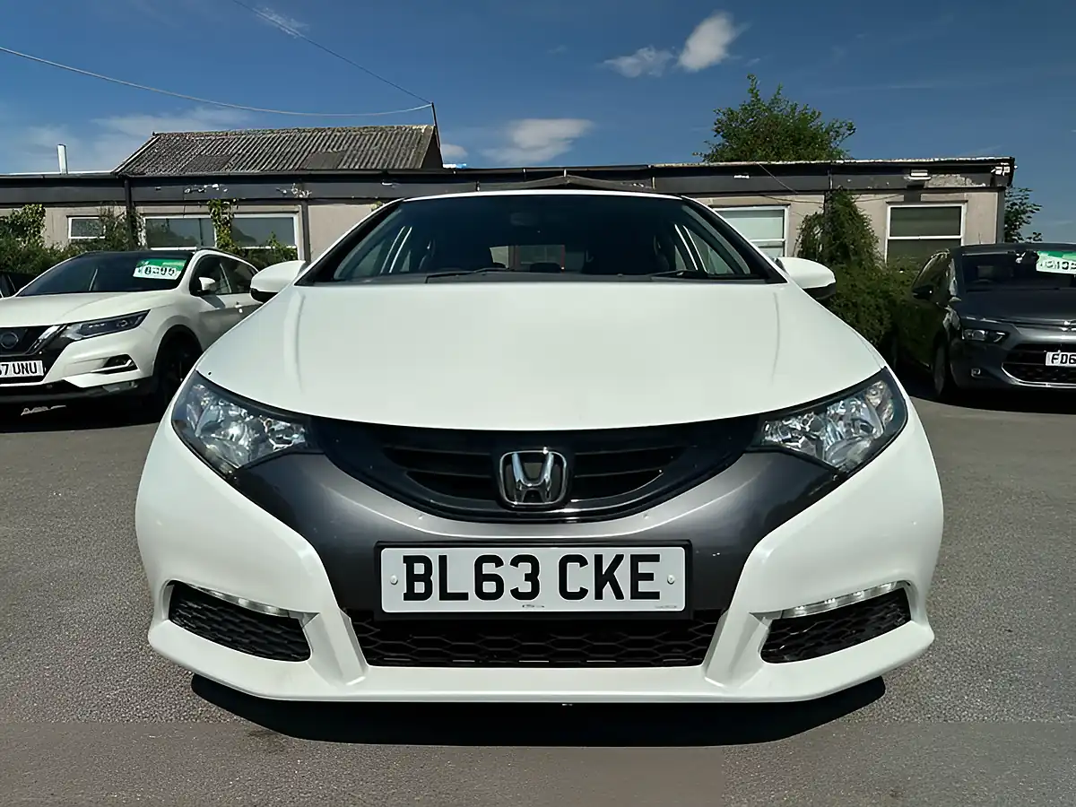 Used 2013 Honda Civic Se-T White - Interior and Exterior details 9