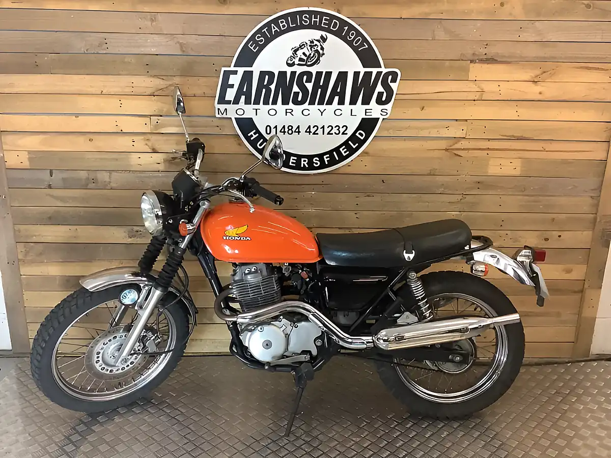Used 2013 Honda CL400 Orange - Interior and Exterior details 2