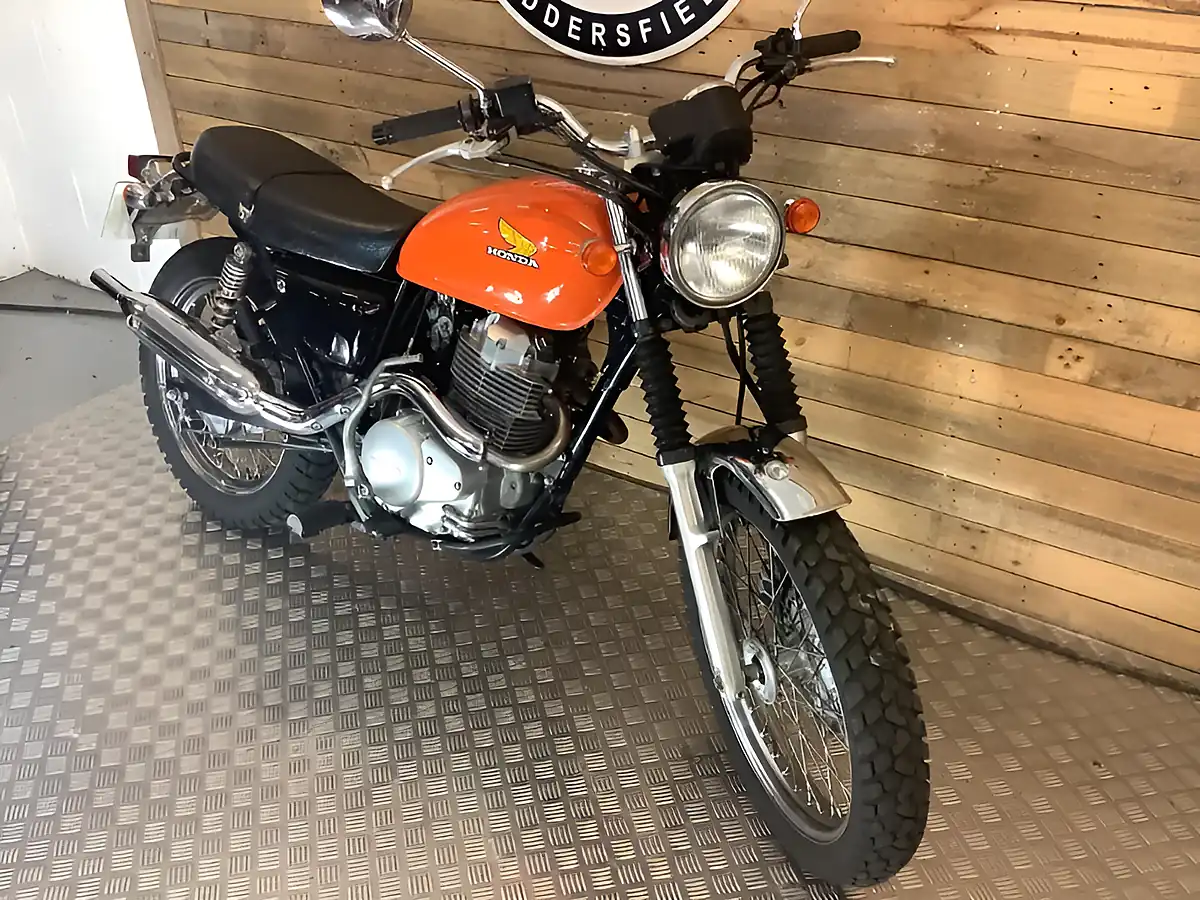 Used 2013 Honda CL400 Orange - Interior and Exterior details 5