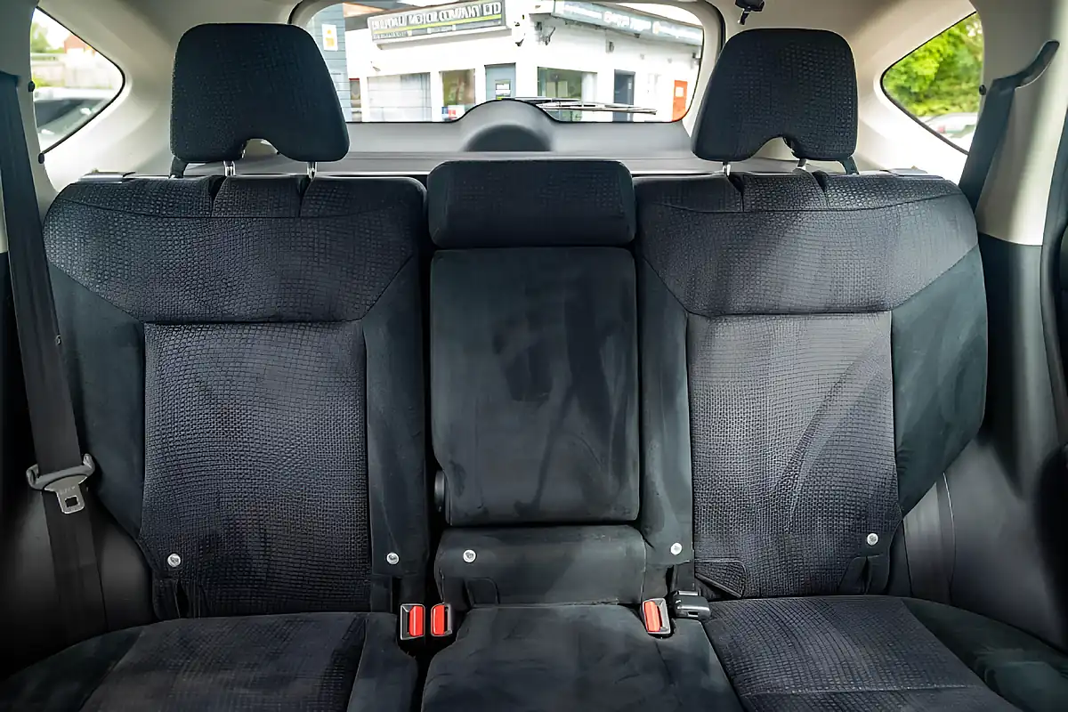 Used 2013 Honda Cr-V Se Alabaster Silver - Interior and Exterior details 11