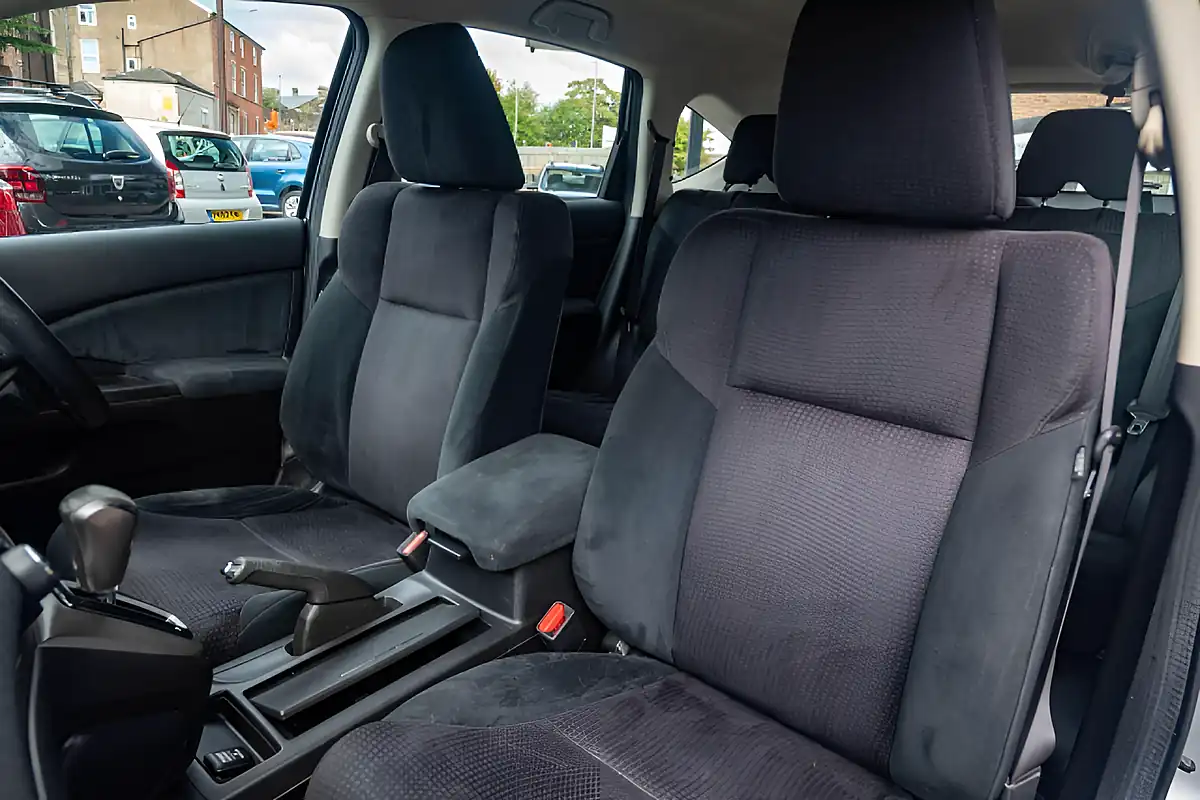 Used 2013 Honda Cr-V Se Alabaster Silver - Interior and Exterior details 13