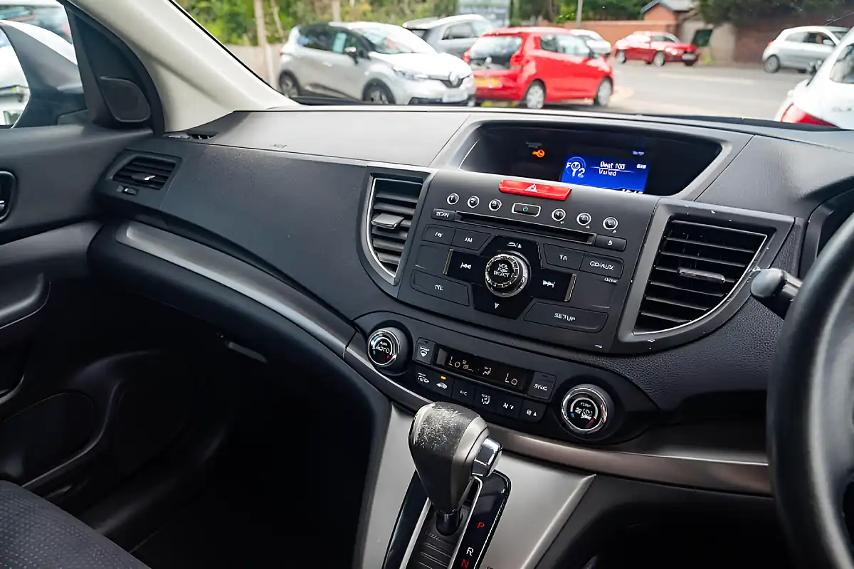 Used 2013 Honda Cr-V Se Alabaster Silver - Interior and Exterior details 14