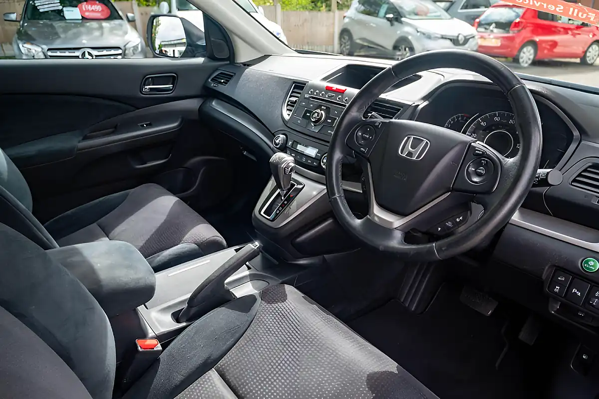 Used 2013 Honda Cr-V Se Alabaster Silver - Interior and Exterior details 2