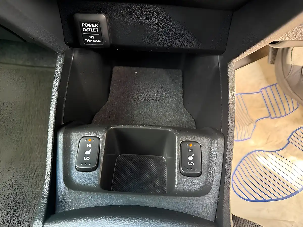 Used 2013 Honda Fit Silver - Interior and Exterior details 12