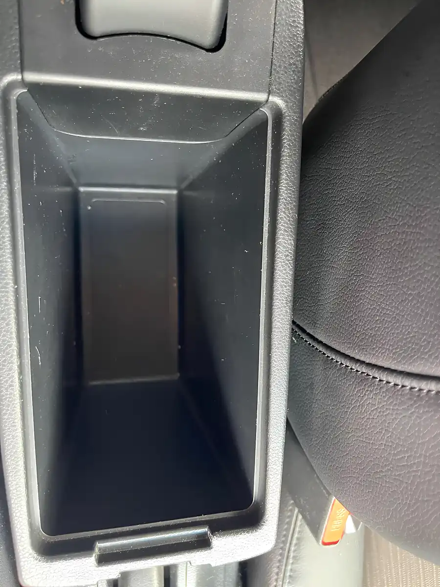 Used 2013 Honda Fit Silver - Interior and Exterior details 17