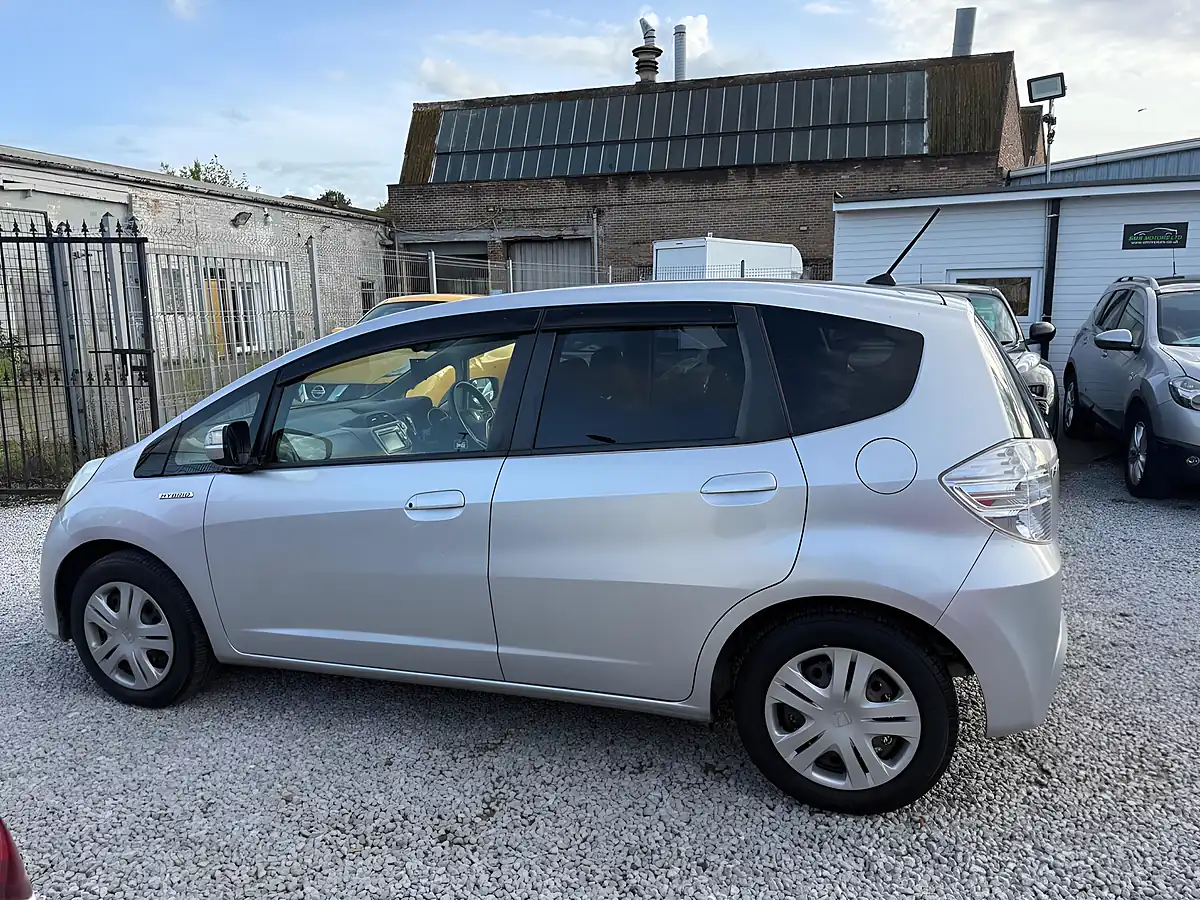 Used 2013 Honda Fit Silver - Interior and Exterior details 5