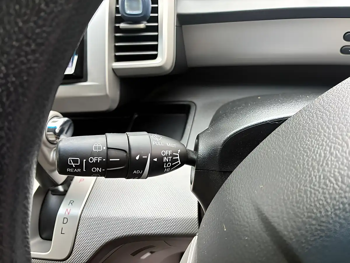 Used 2013 Honda Freed Blue - Interior and Exterior details 12