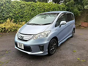 Used 2013 Honda Freed Blue - Interior and Exterior details 16
