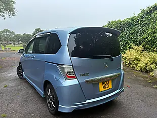 Used 2013 Honda Freed Blue - Interior and Exterior details 17