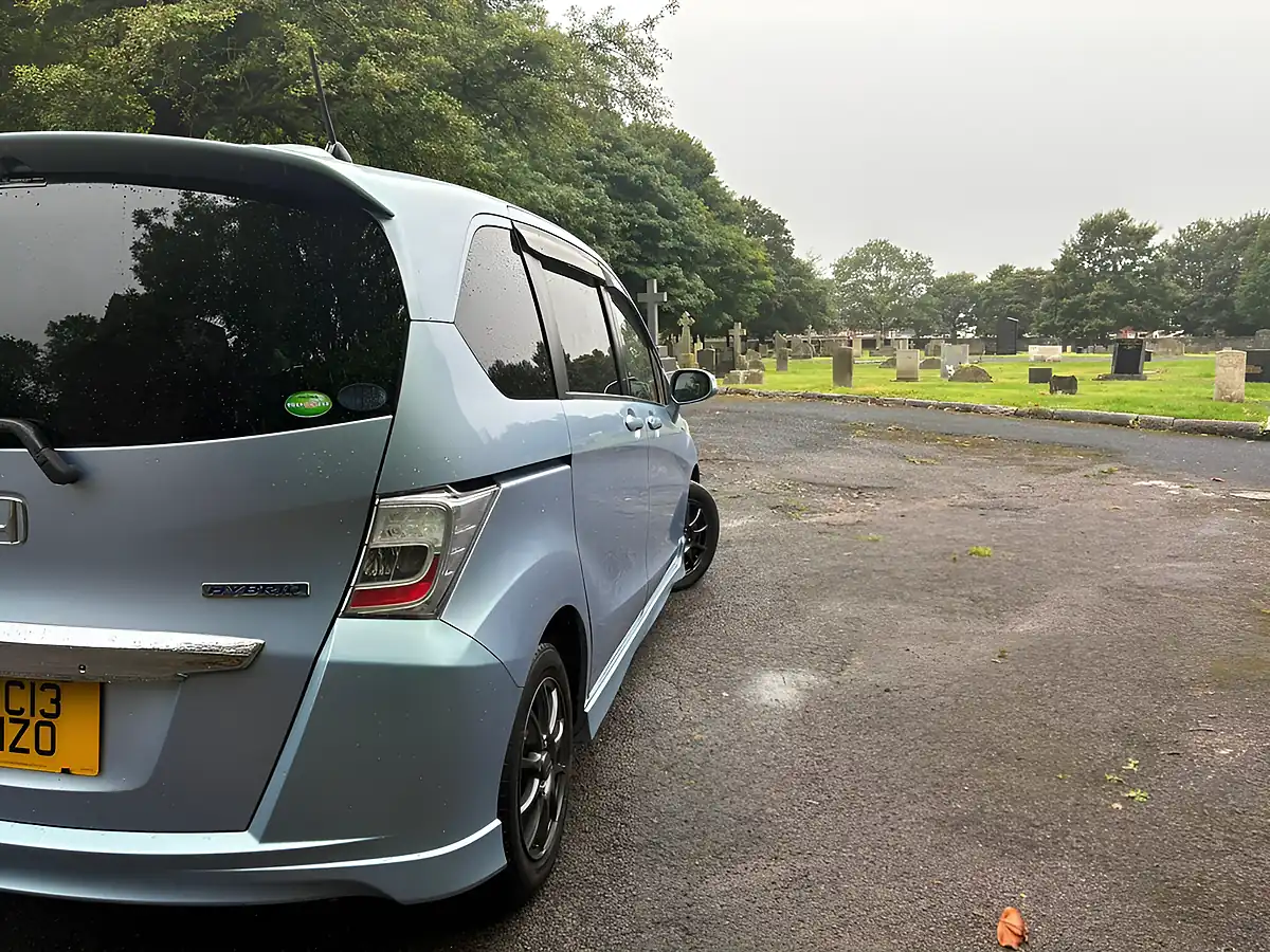 Used 2013 Honda Freed Blue - Interior and Exterior details 18