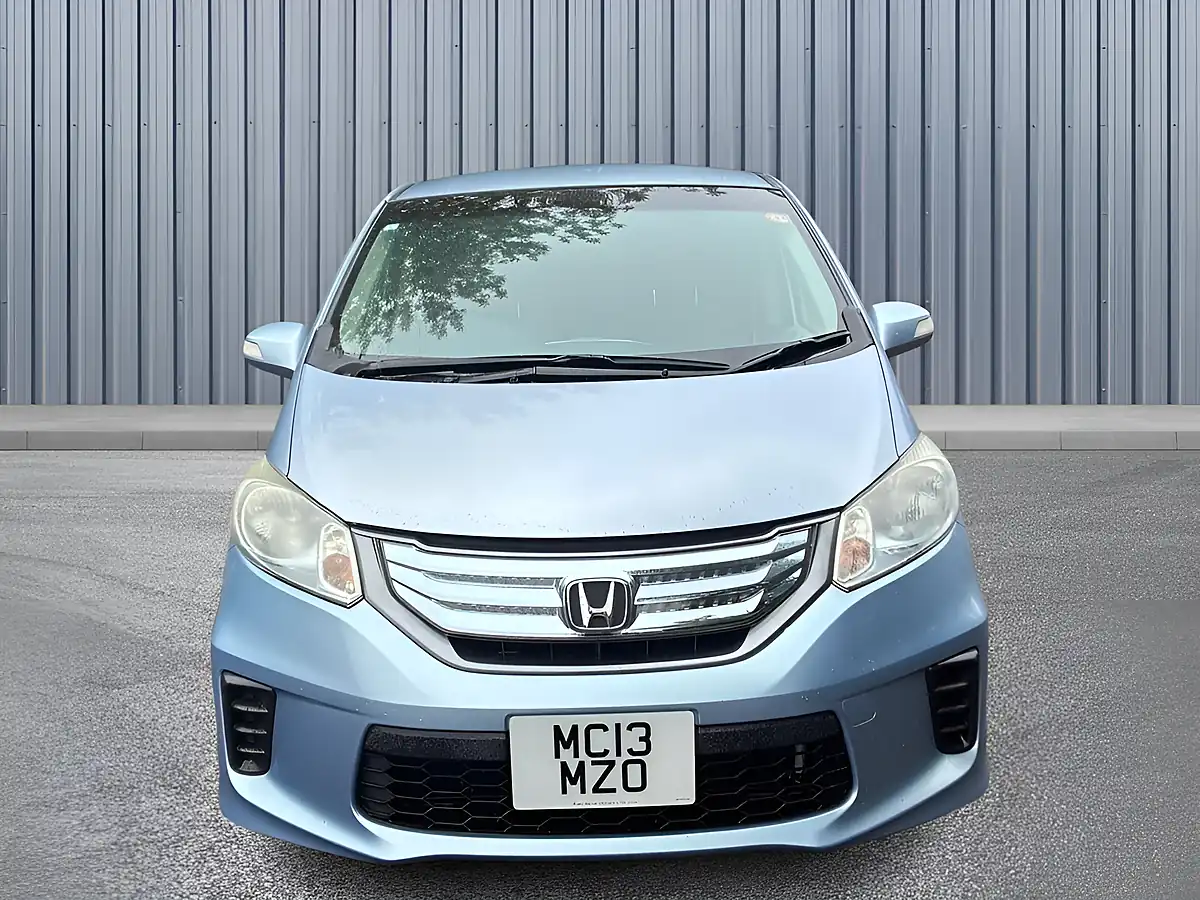 Used 2013 Honda Freed Blue - Interior and Exterior details 2