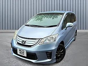 Used 2013 Honda Freed Blue - Interior and Exterior details 3
