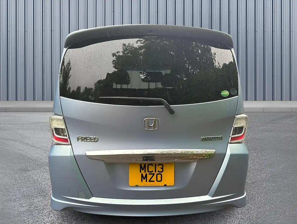Used 2013 Honda Freed Blue - Interior and Exterior details 5
