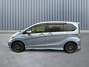 Used 2013 Honda Freed Blue - Interior and Exterior details 8