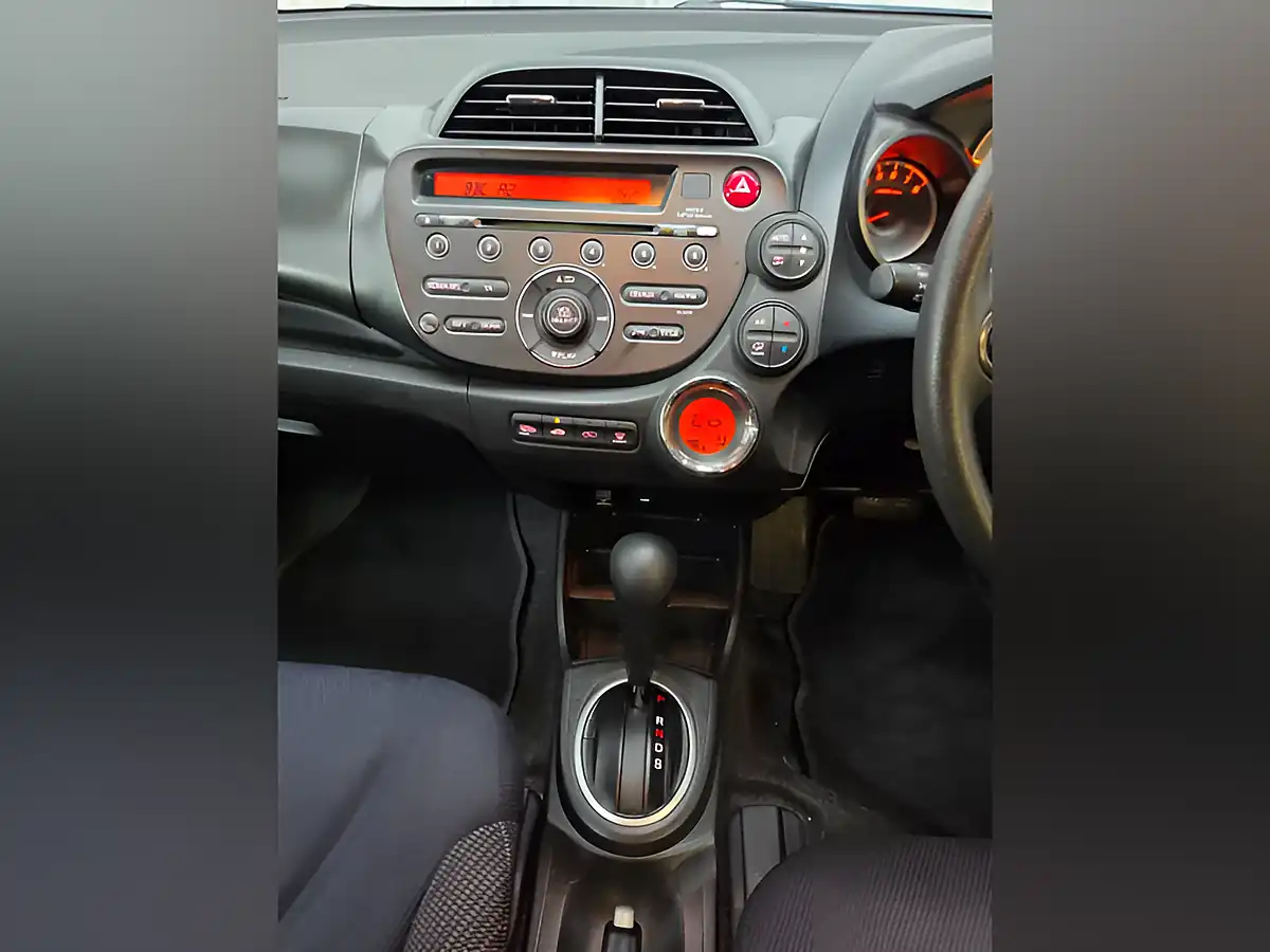 Used 2013 Honda Jazz Es Brown - Interior and Exterior details 12