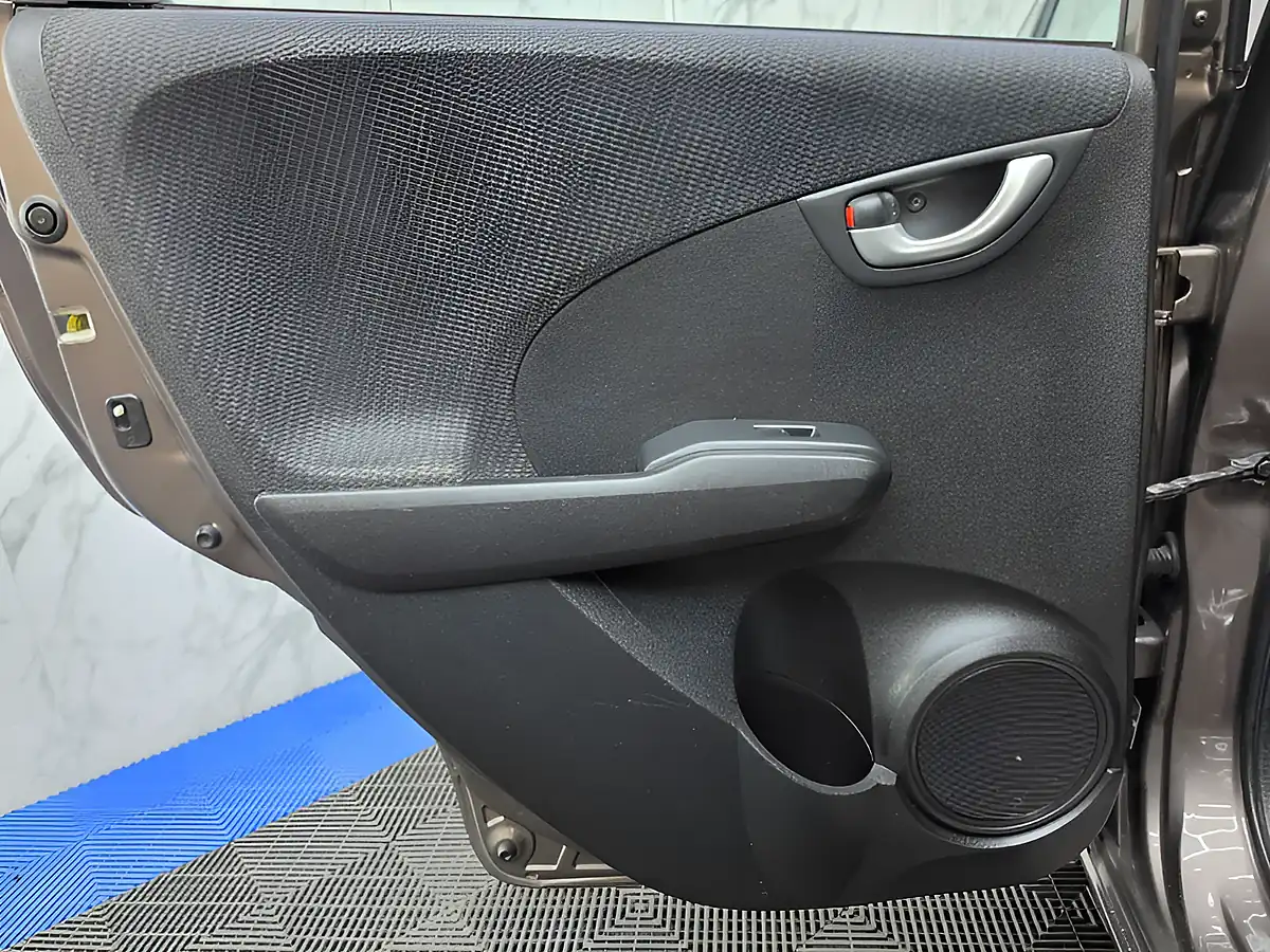 Used 2013 Honda Jazz Es Brown - Interior and Exterior details 18