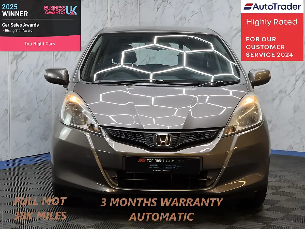 Used 2013 Honda Jazz Es Brown - Interior and Exterior details 2