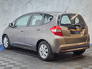 Used 2013 Honda Jazz Es Brown - Interior and Exterior details 7