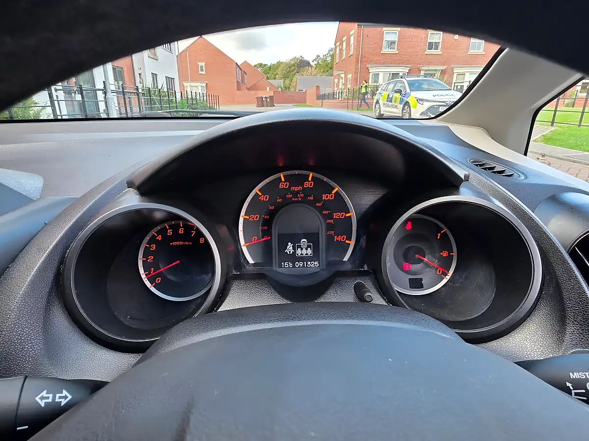 Used 2013 Honda Jazz Es Grey - Interior and Exterior details 14