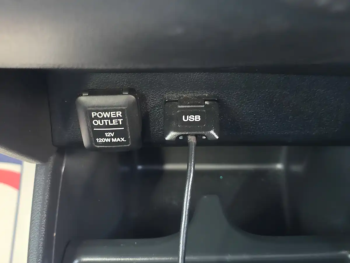 Used 2013 Honda Jazz Es Grey - Interior and Exterior details 15