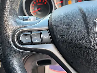 Used 2013 Honda Jazz Es Grey - Interior and Exterior details 16