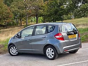 Used 2013 Honda Jazz Es Grey - Interior and Exterior details 5