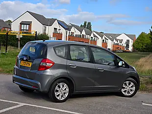Used 2013 Honda Jazz Es Grey - Interior and Exterior details 7