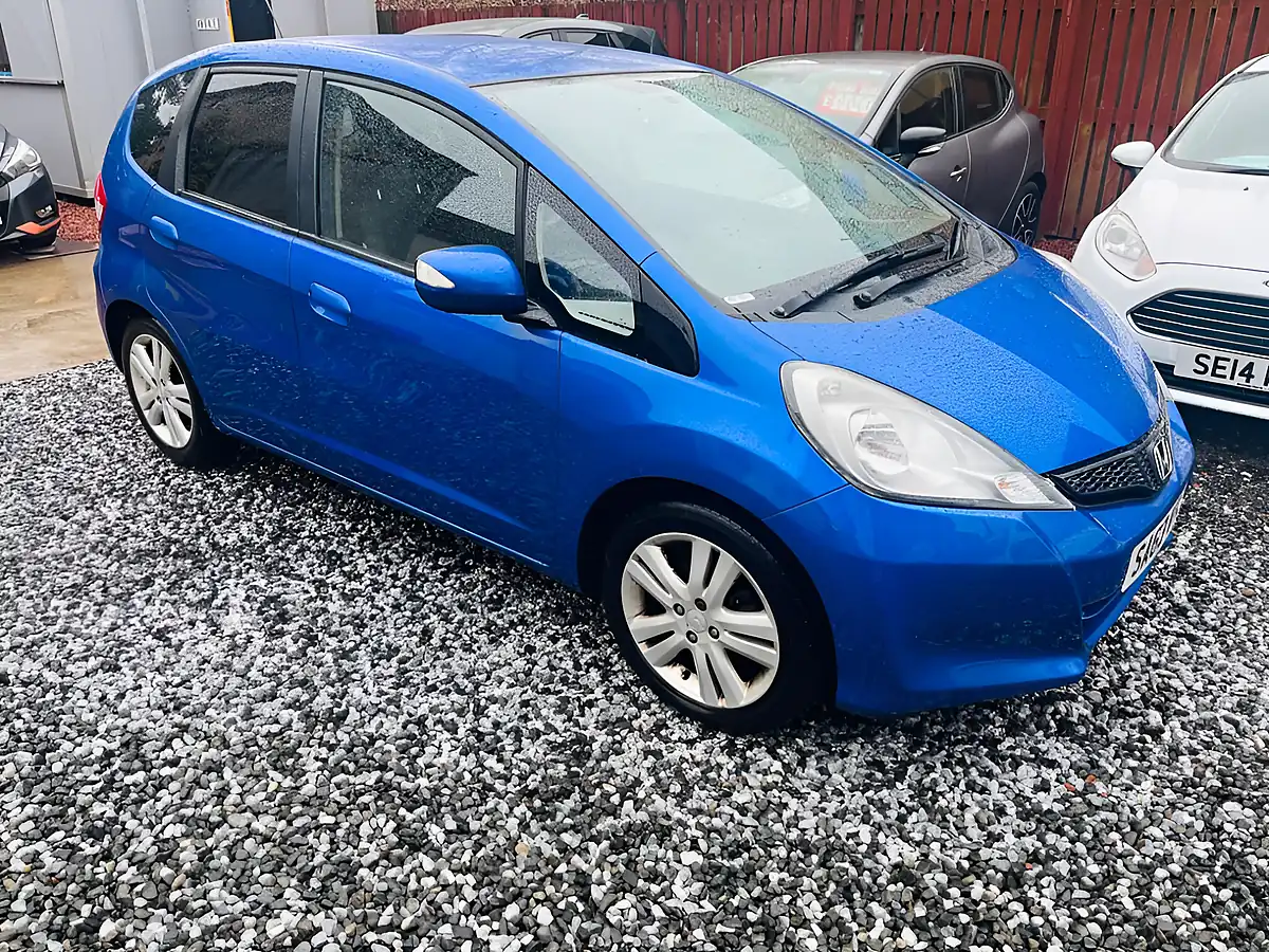 Used 2013 Honda Jazz Es Plus Blue - Front View