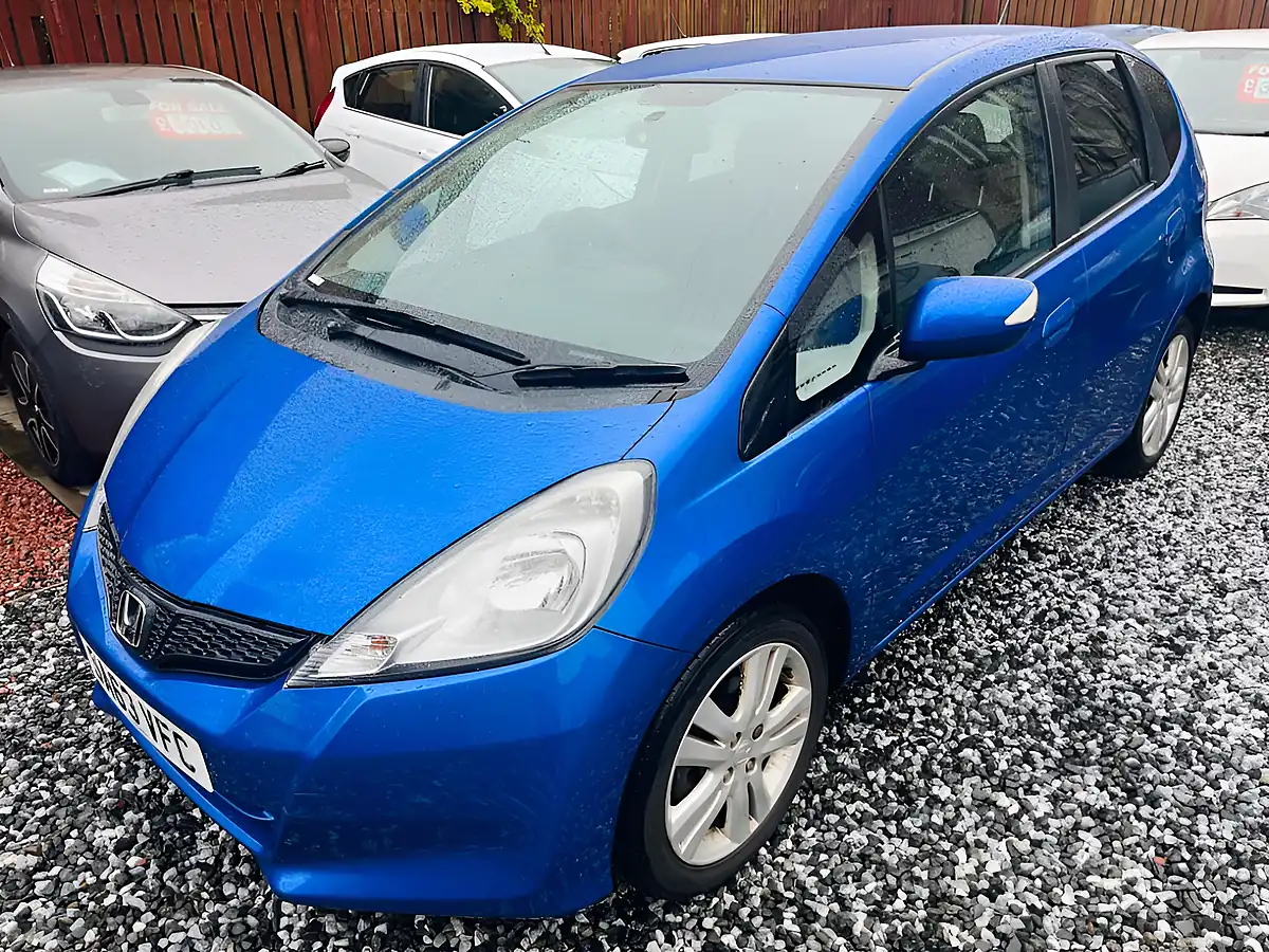 Used 2013 Honda Jazz Es Plus Blue - Interior and Exterior details 10