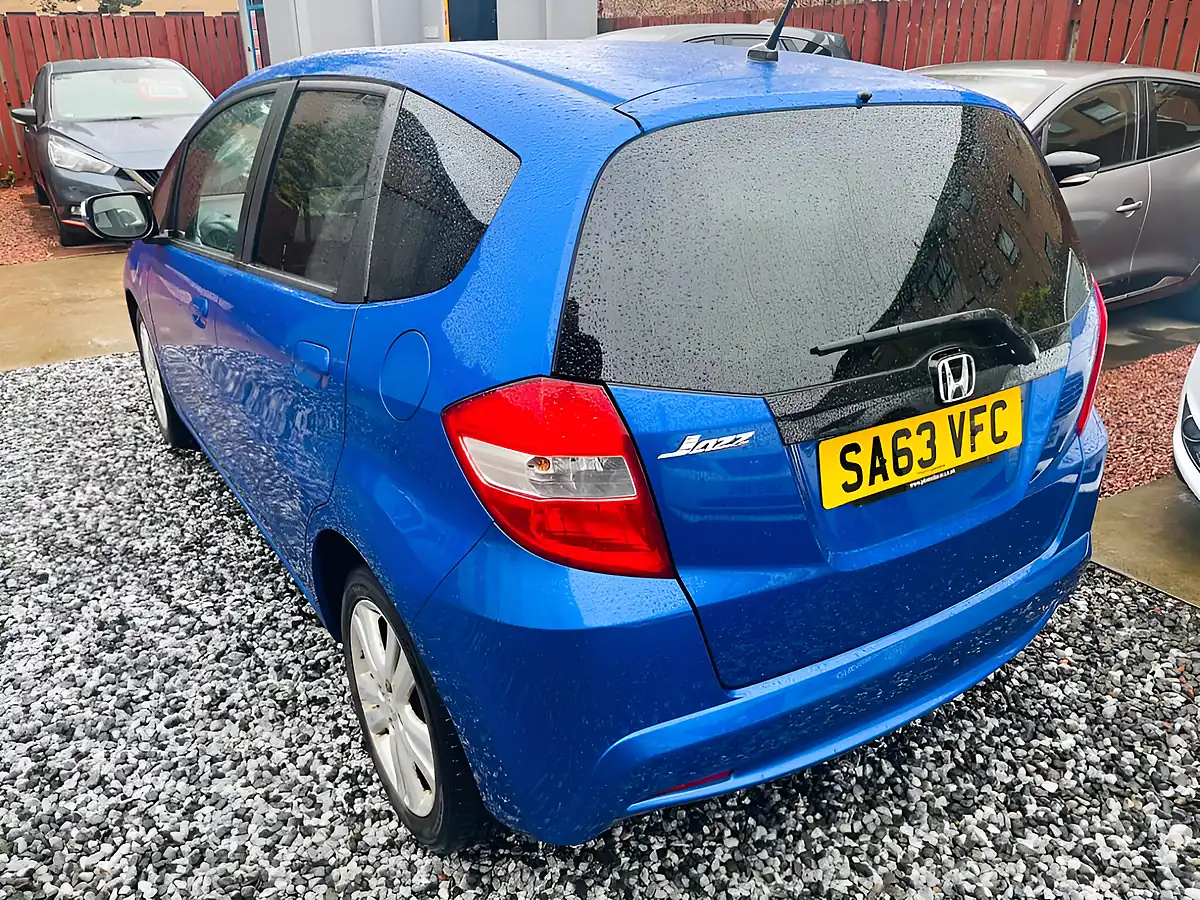 Used 2013 Honda Jazz Es Plus Blue - Interior and Exterior details 6