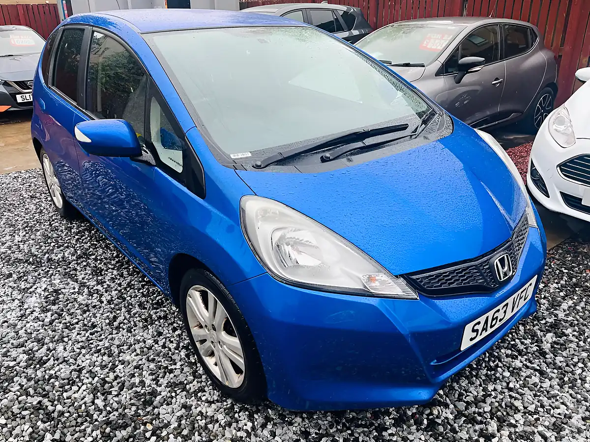 Used 2013 Honda Jazz Es Plus Blue - Interior and Exterior details 7