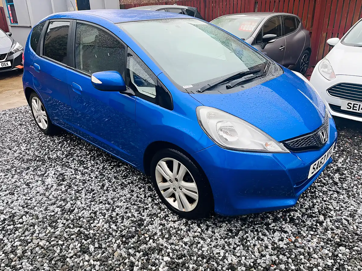 Used 2013 Honda Jazz Es Plus Blue - Interior and Exterior details 8