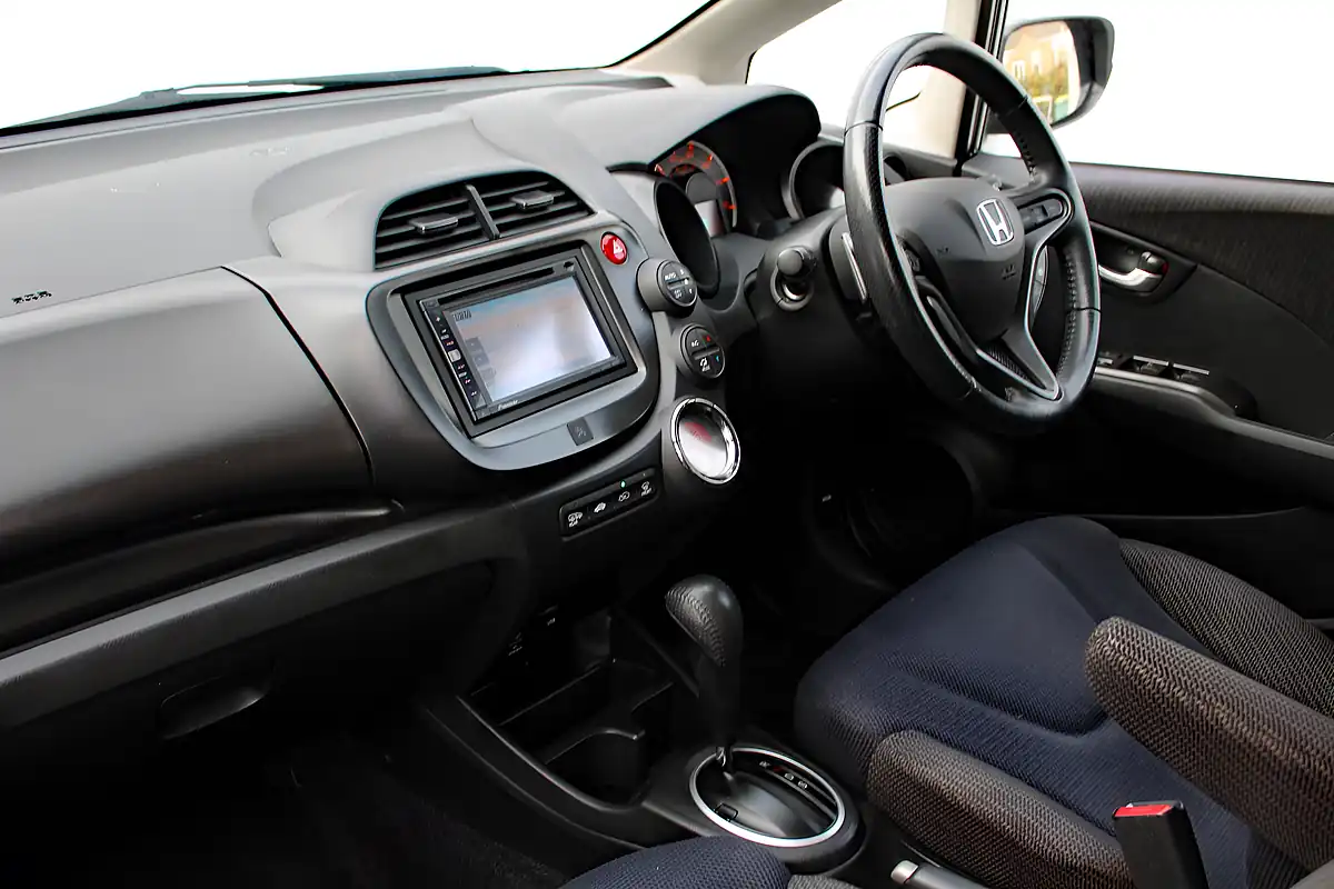 Used 2013 Honda Jazz Es Plus Grey - Interior and Exterior details 15