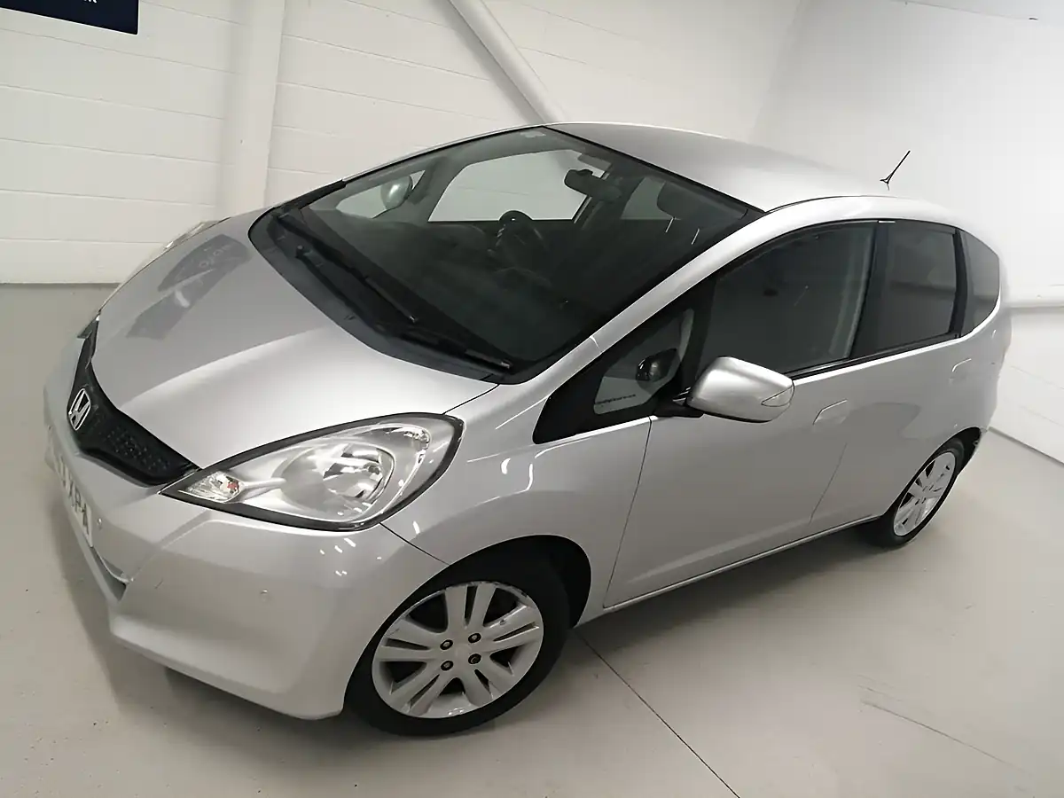 Used 2013 Honda Jazz Es Plus Silver - Interior and Exterior details 13