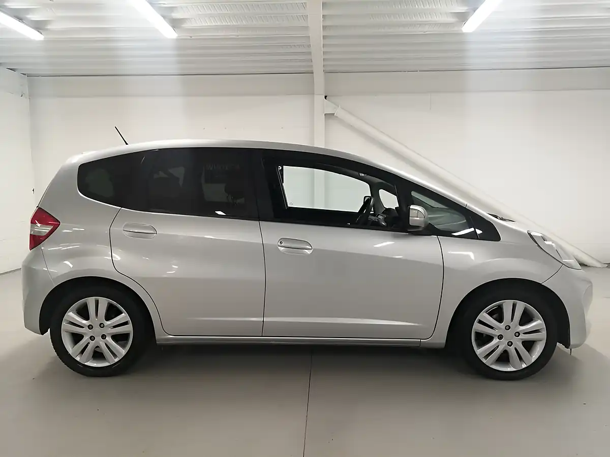 Used 2013 Honda Jazz Es Plus Silver - Interior and Exterior details 14