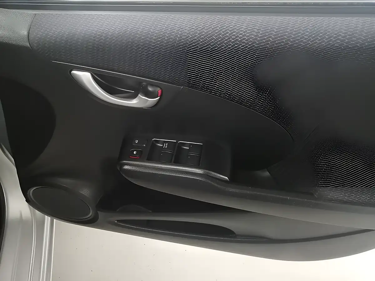 Used 2013 Honda Jazz Es Plus Silver - Interior and Exterior details 15