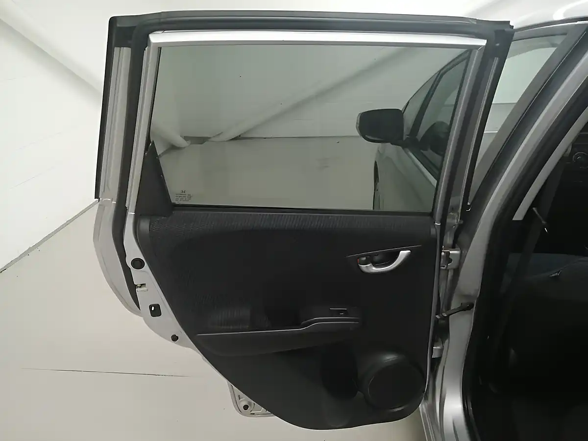 Used 2013 Honda Jazz Es Plus Silver - Interior and Exterior details 18