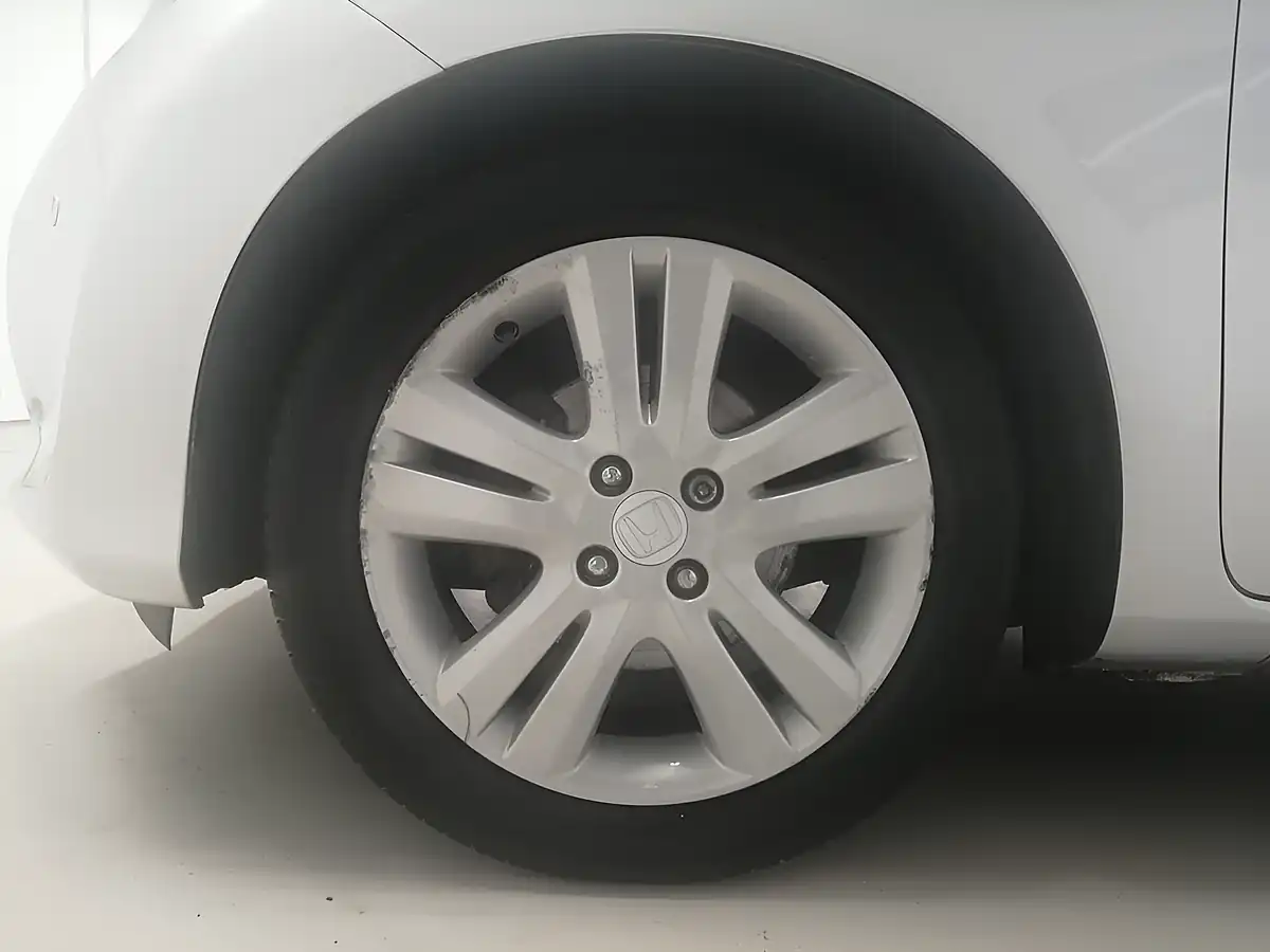 Used 2013 Honda Jazz Es Plus Silver - Interior and Exterior details 19