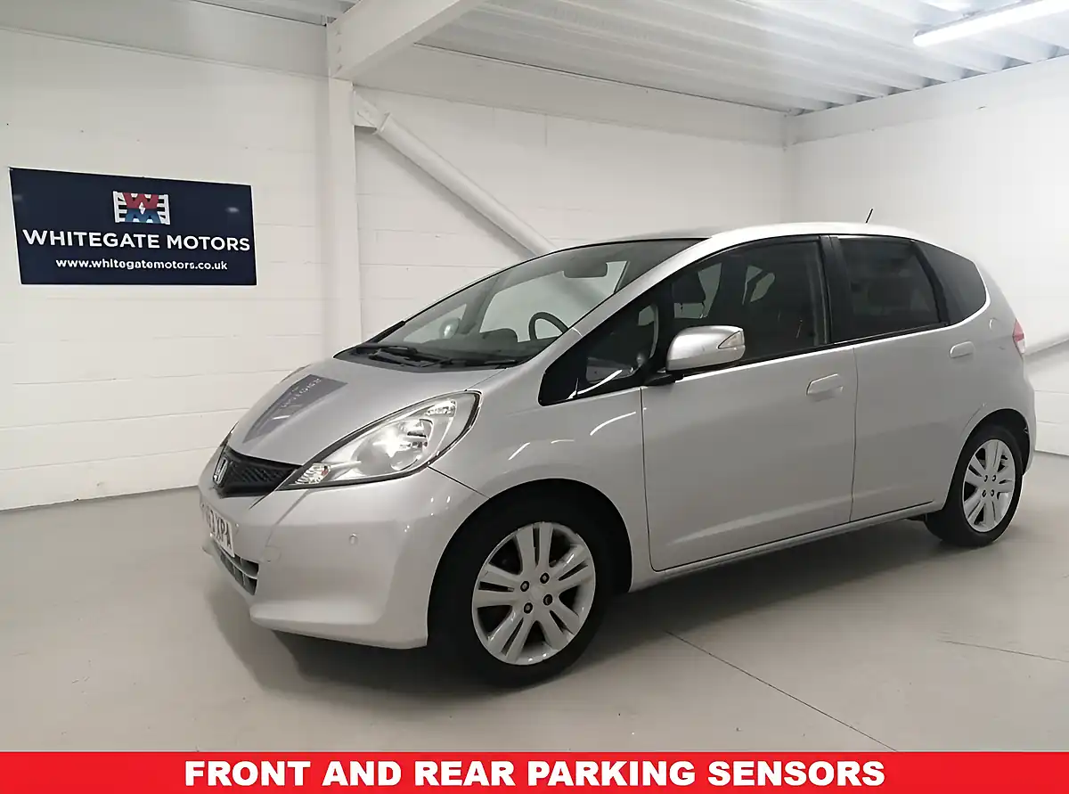 Used 2013 Honda Jazz Es Plus Silver - Interior and Exterior details 3