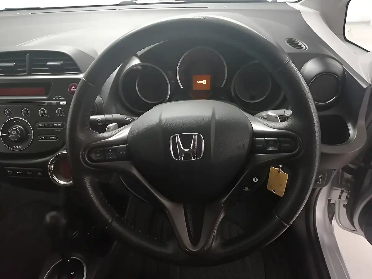 Used 2013 Honda Jazz Es Plus Silver - Interior and Exterior details 7