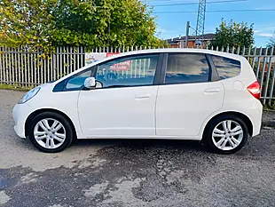 Used 2013 Honda Jazz Es Plus White - Interior and Exterior details 11