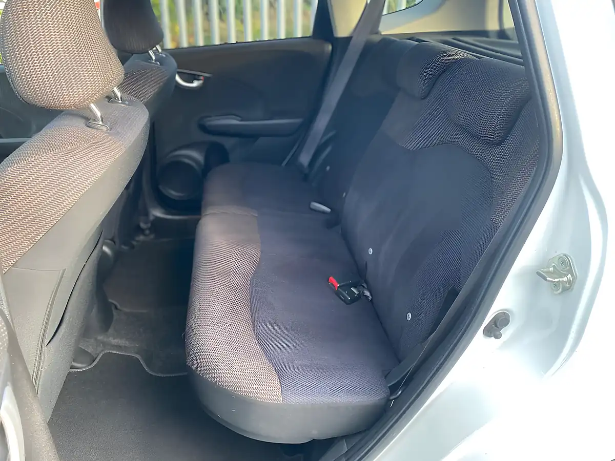 Used 2013 Honda Jazz Es Plus White - Interior and Exterior details 12