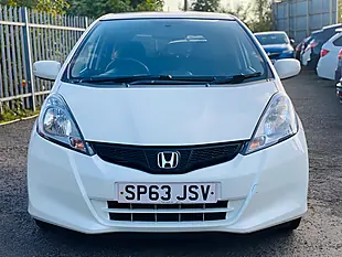 Used 2013 Honda Jazz Es Plus White - Interior and Exterior details 3