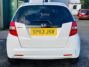 Used 2013 Honda Jazz Es Plus White - Interior and Exterior details 9
