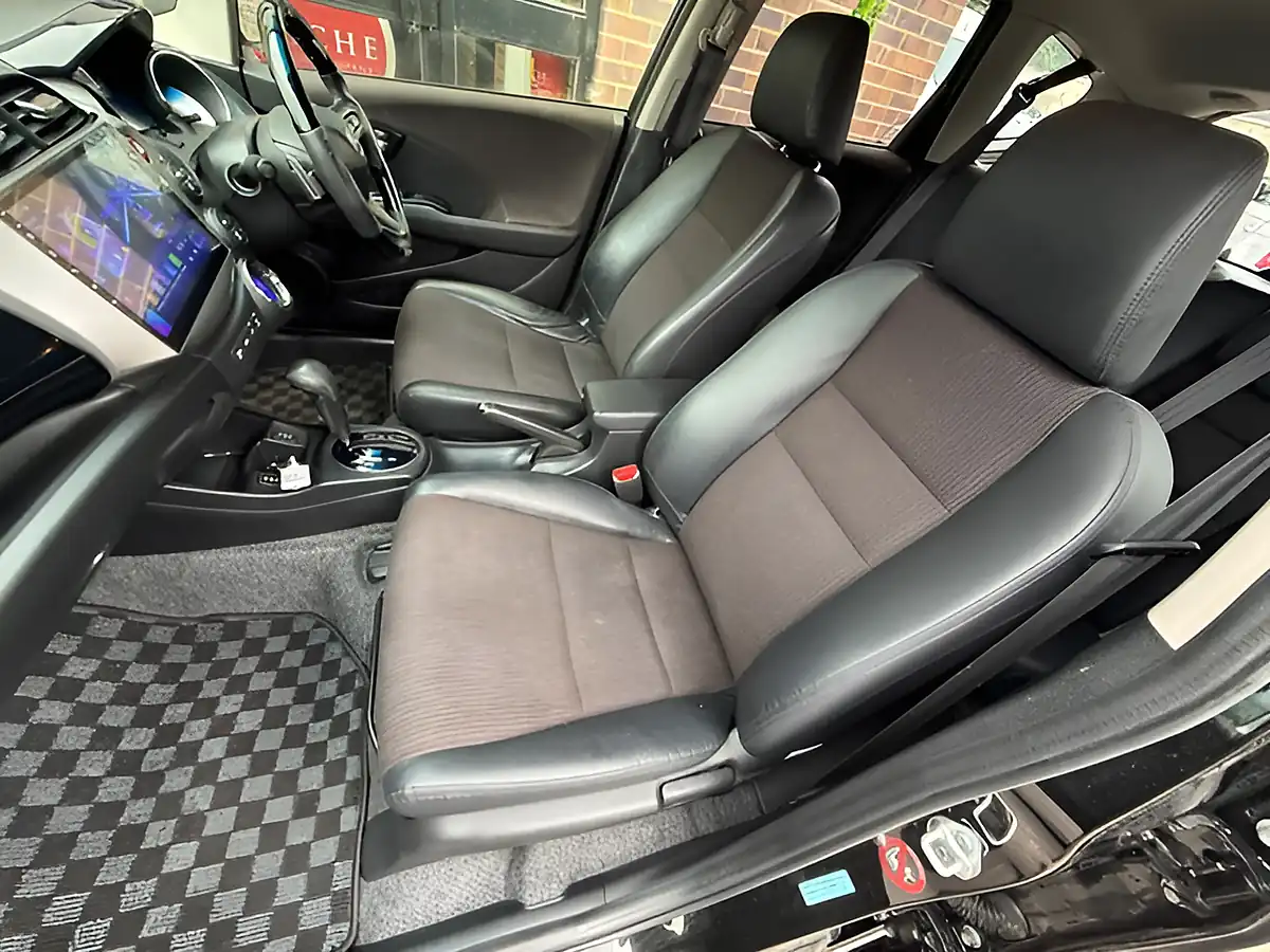 Used 2013 Honda Jazz Hs Black - Interior and Exterior details 16