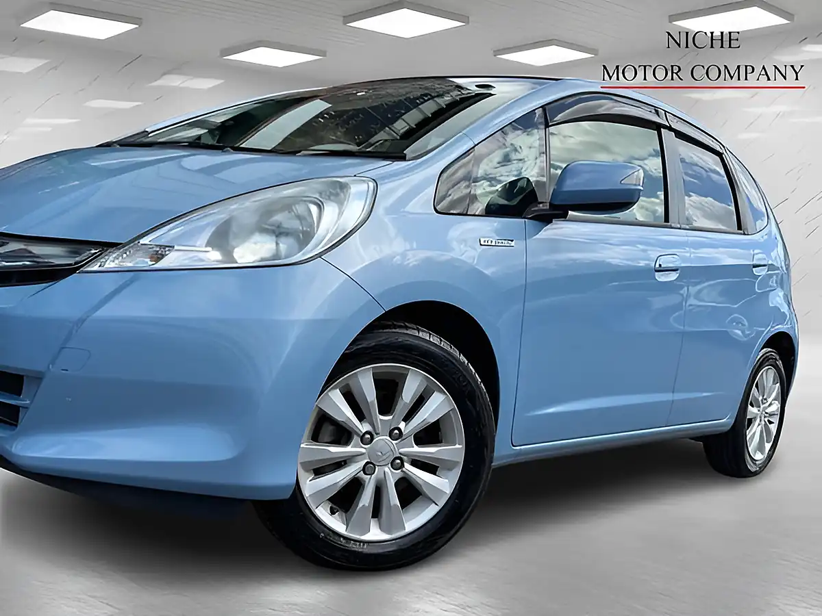 Used 2013 Honda Jazz Hs Blue - Interior and Exterior details 14