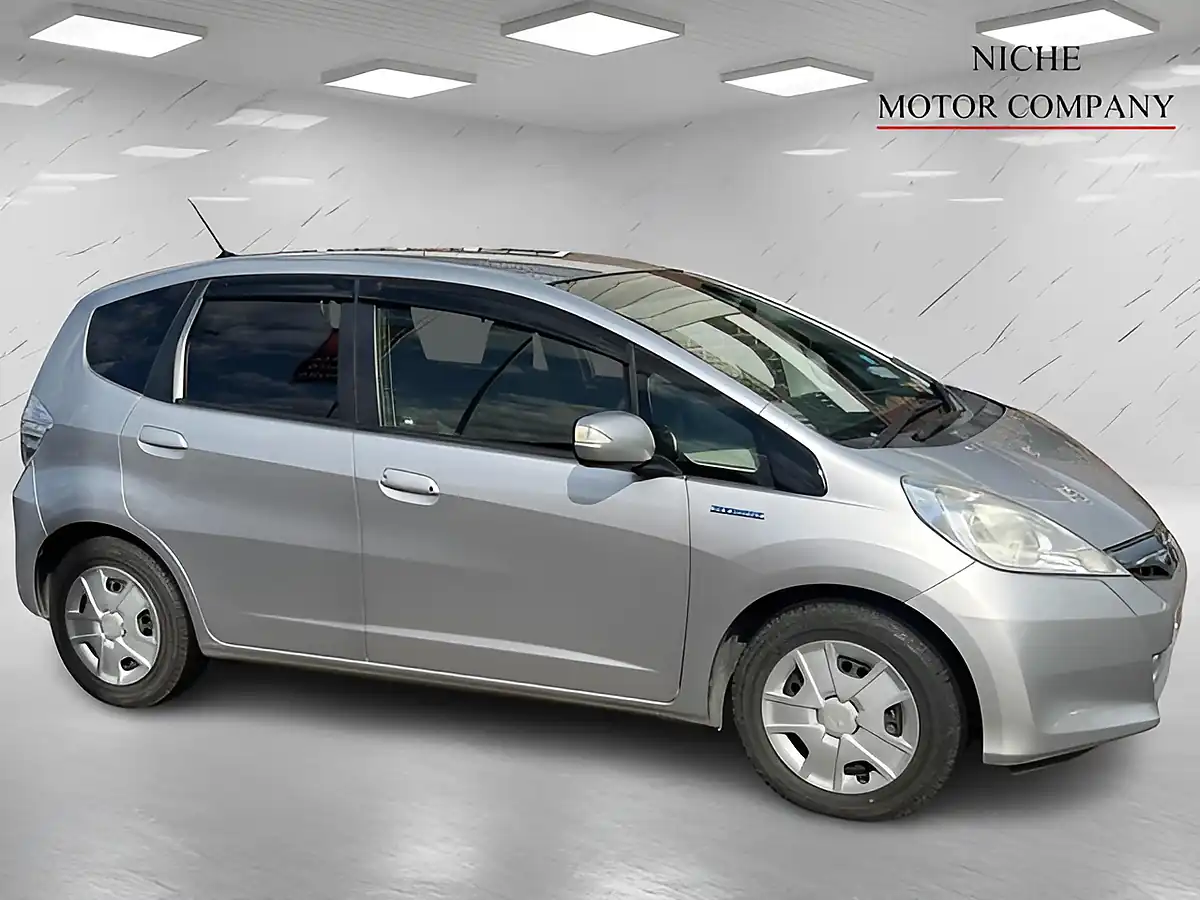 Used 2013 Honda Jazz Hs Blue - Interior and Exterior details 8
