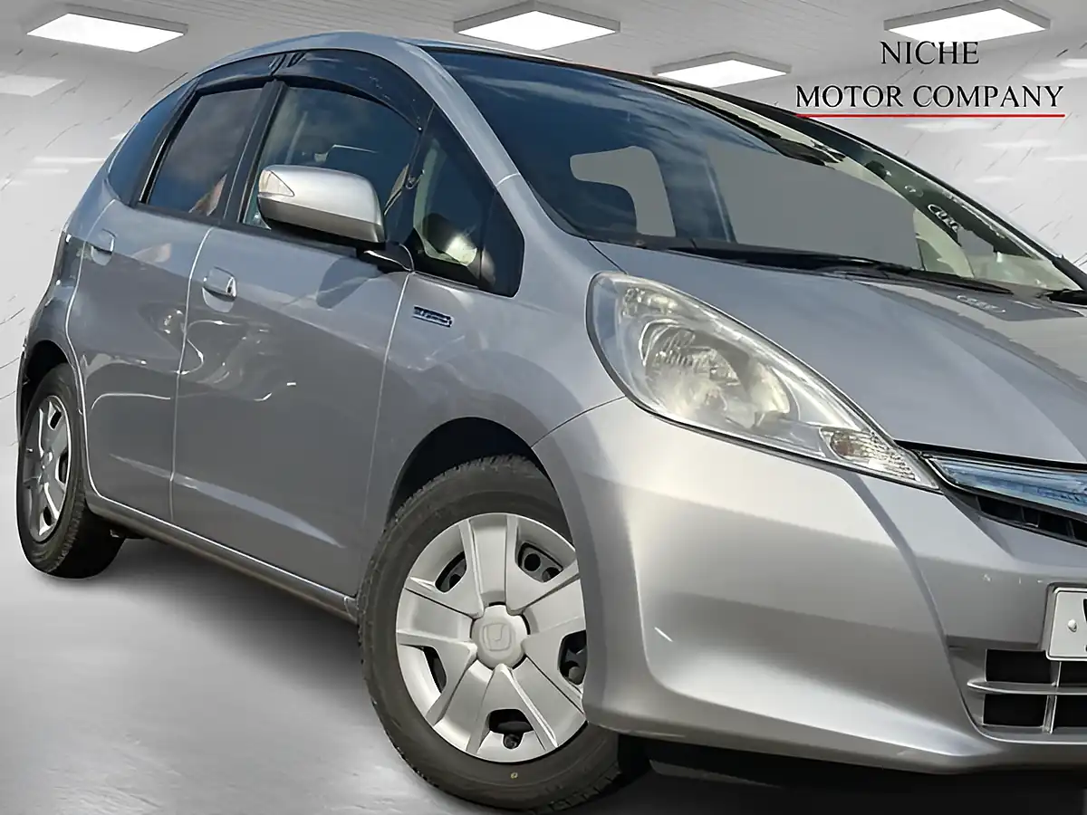 Used 2013 Honda Jazz Hs Blue - Interior and Exterior details 9