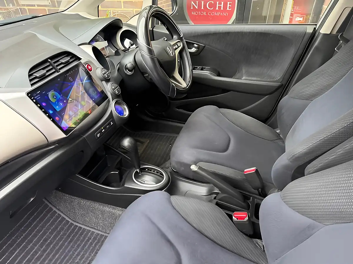 Used 2013 Honda Jazz Hs Silver - Interior and Exterior details 13