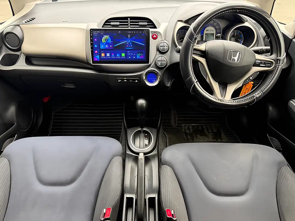Used 2013 Honda Jazz Hs Silver - Interior and Exterior details 3